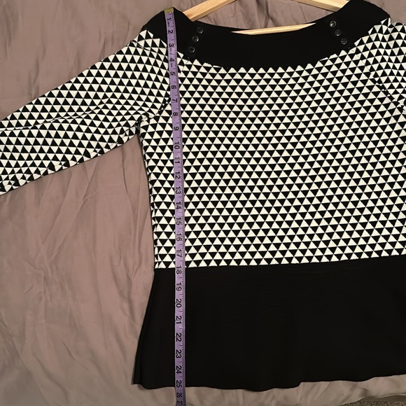 White House Black Market Wide Collar Sweater Large - Picture 7 of 7